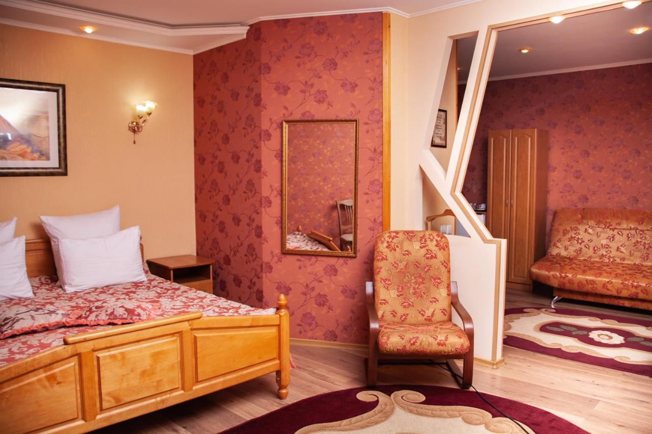Hotel Piligrim 1 Mykolajiw Exterior foto